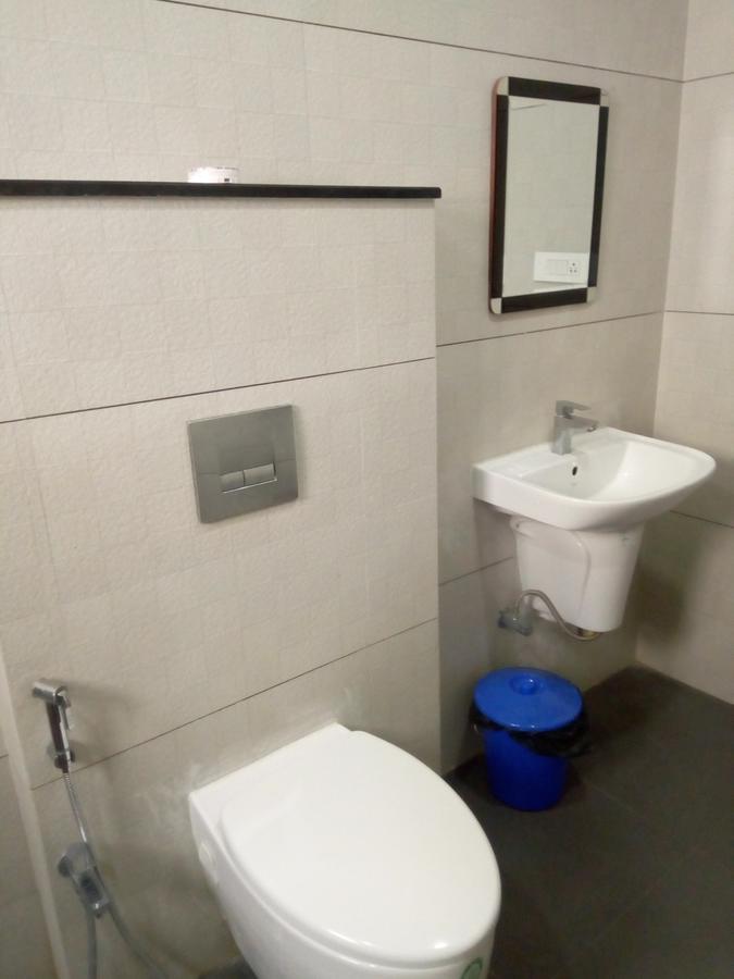 Hotel Casa Green Shirdi Bagian luar foto