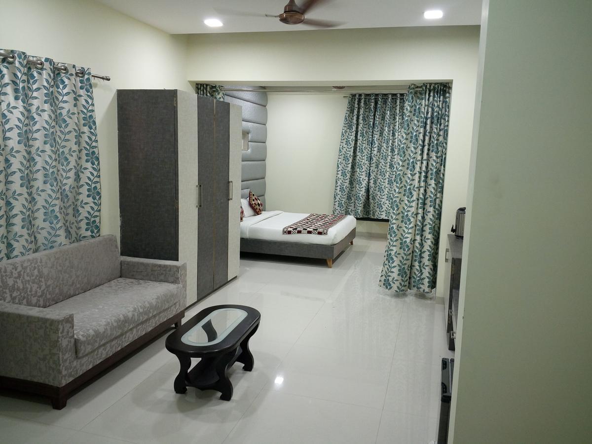 Hotel Casa Green Shirdi Bagian luar foto